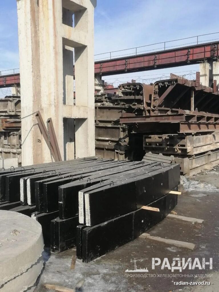 Ригели Р-1А с гидроизоляцией в штабеле